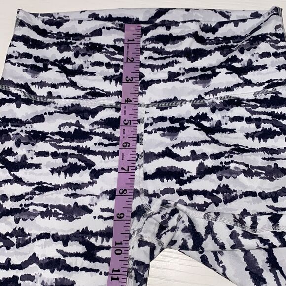 Fabletics Define PowerHold® High-Waisted Legging White Tigress Size Small - Picture 10 of 13
